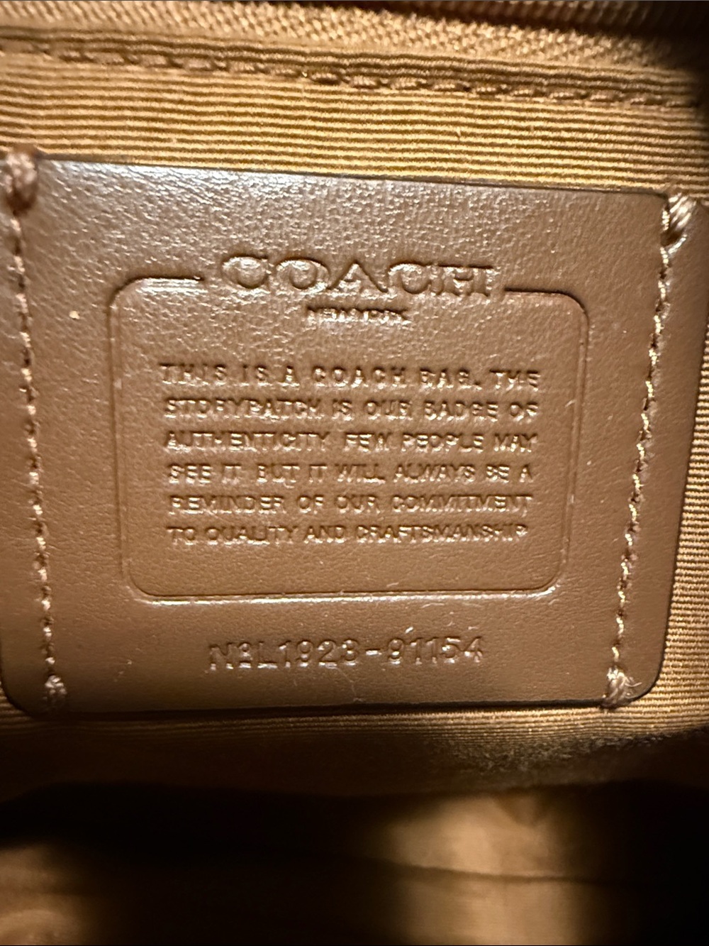 Coach Cream Leather Shoulder Bag with Black Strap and Matching Large Wallet - Picture 4 of 7